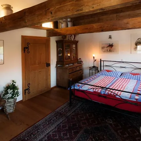 Biohof Hausberg Oda ve Kahvaltı