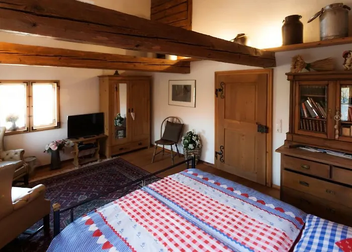 Biohof Hausberg Bed & Breakfast 3*